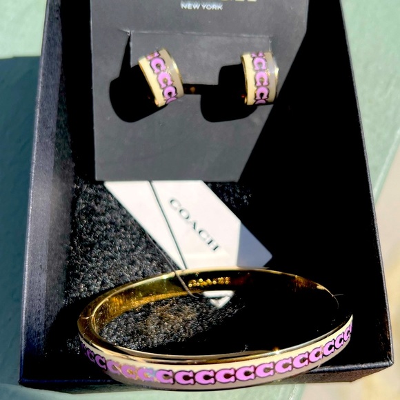 COACH Signature C Huggie Earrings. - Picture 3 of 3